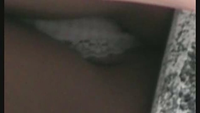 Guru bertato menggoda sex video bokep si bohay nerd dengan kacamata